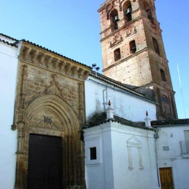 Portada iglesia Santa Maria